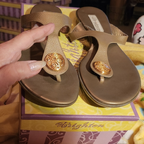 Brighton Shoes - Brighton Size 9 leather "PANSY" Italy gold medallion sandal BOX EUC